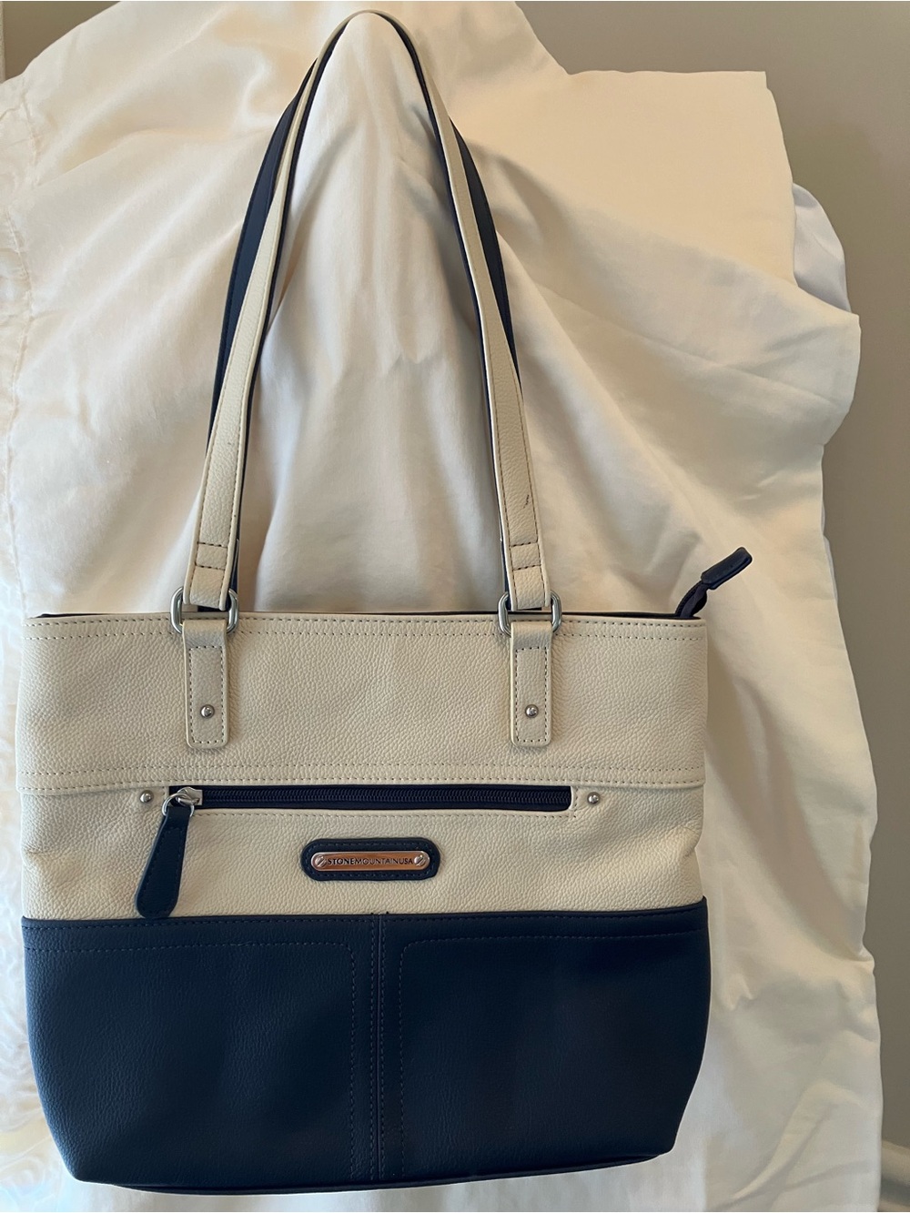 Stone Mountain Accessories Two-Tone Tote in Cream and Navy, leather